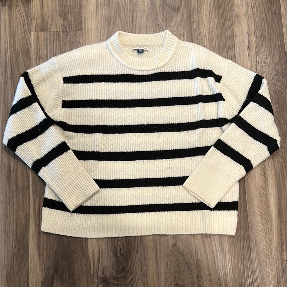 🖤 American Eagle Striped Sweater - Cozy Classic Fit